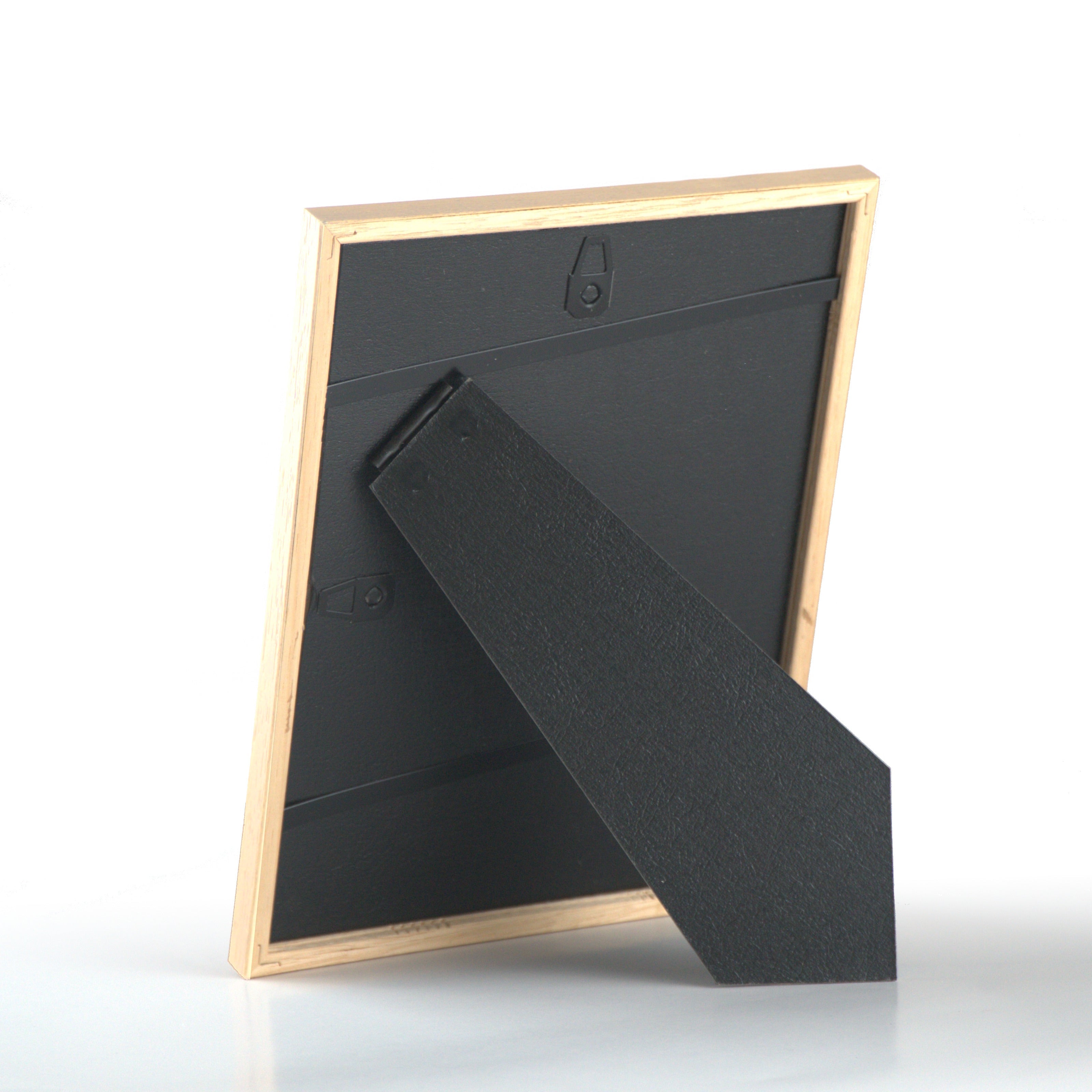 Eleganter Naturton Holzrahmen von hinten mit Standfuß – moderner Bilderrahmen für stilvolles Wohndesign und kreative Einrichtung