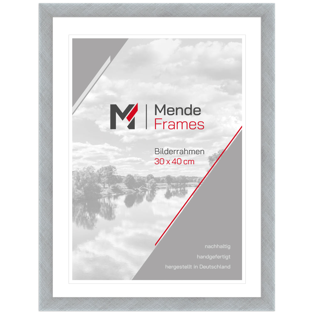 Bilderrahmen aus Holz mit Passepartout – nachhaltiger, handgefertigter Rahmen von Mende Frames für Fotos und Poster.