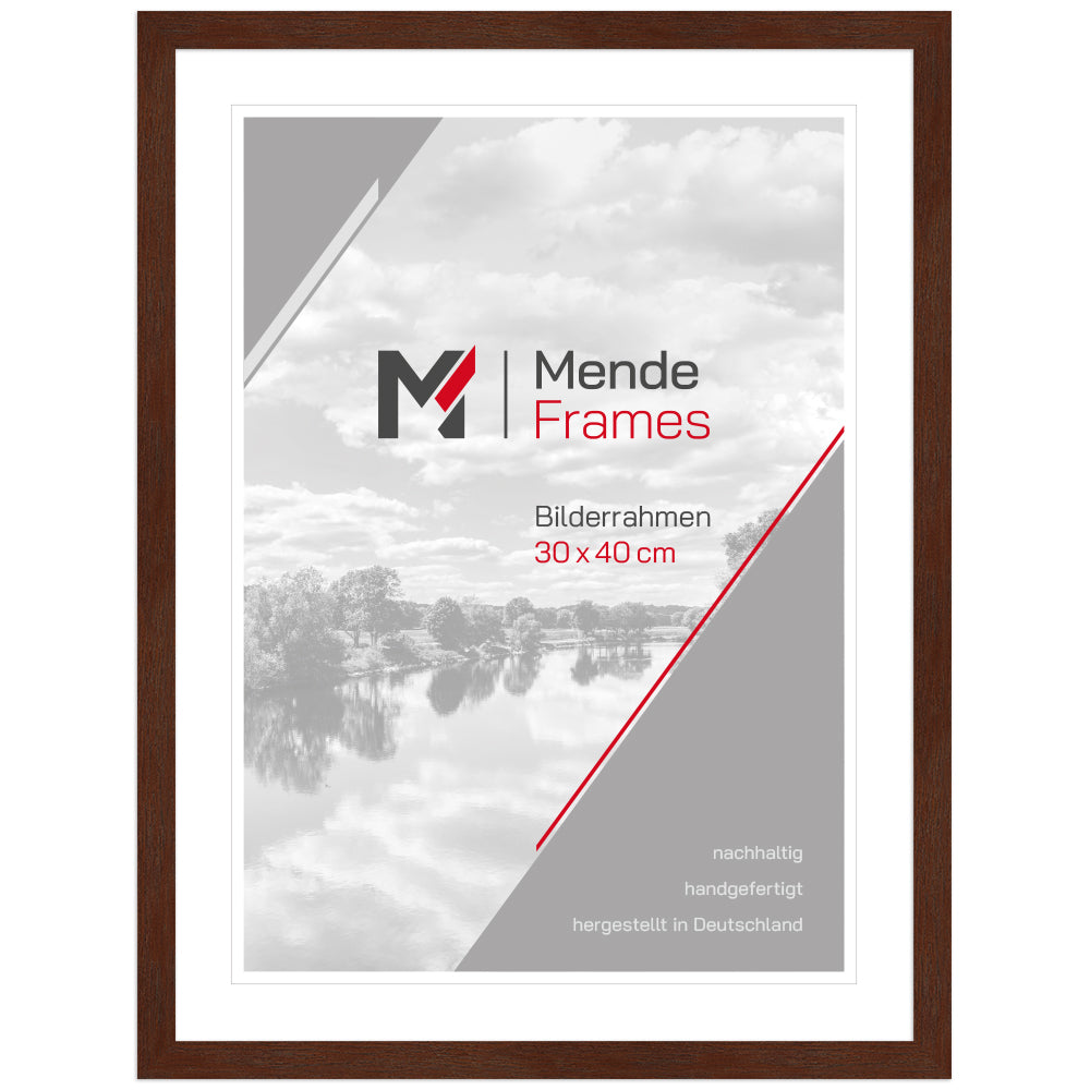 Bilderrahmen aus Holz mit Passepartout – nachhaltiger, handgefertigter Rahmen von Mende Frames für Fotos und Poster.