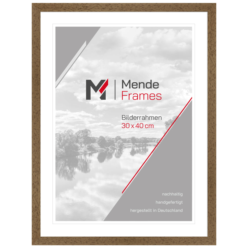 Bilderrahmen aus Holz mit Passepartout – nachhaltiger, handgefertigter Rahmen von Mende Frames für Fotos und Poster.