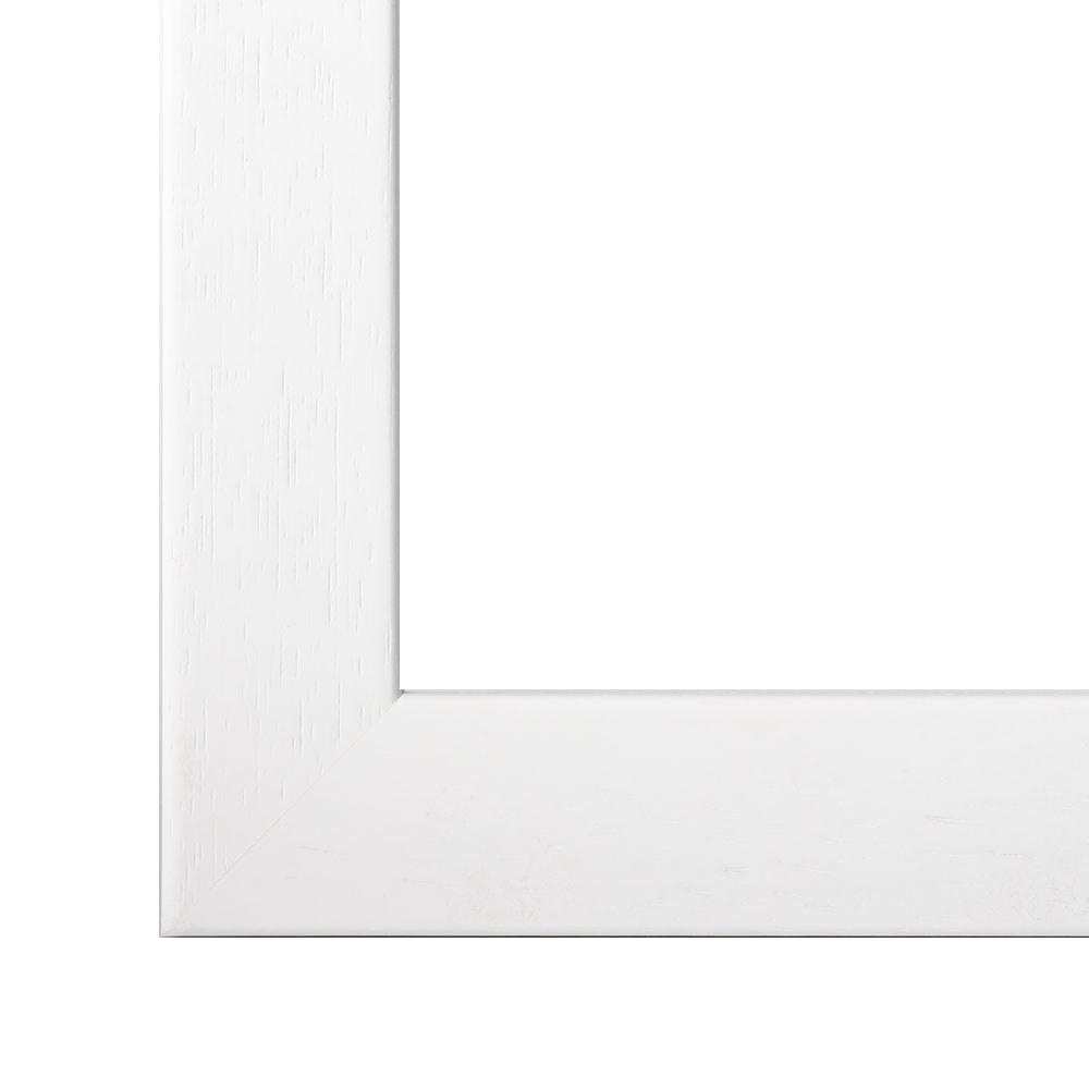 Massivholz Bilderrahmen in Fichte weiß matt, Echtholz Rahmen mit hochwertiger Verarbeitung mit klarer Maserung und minimalistischem Design.