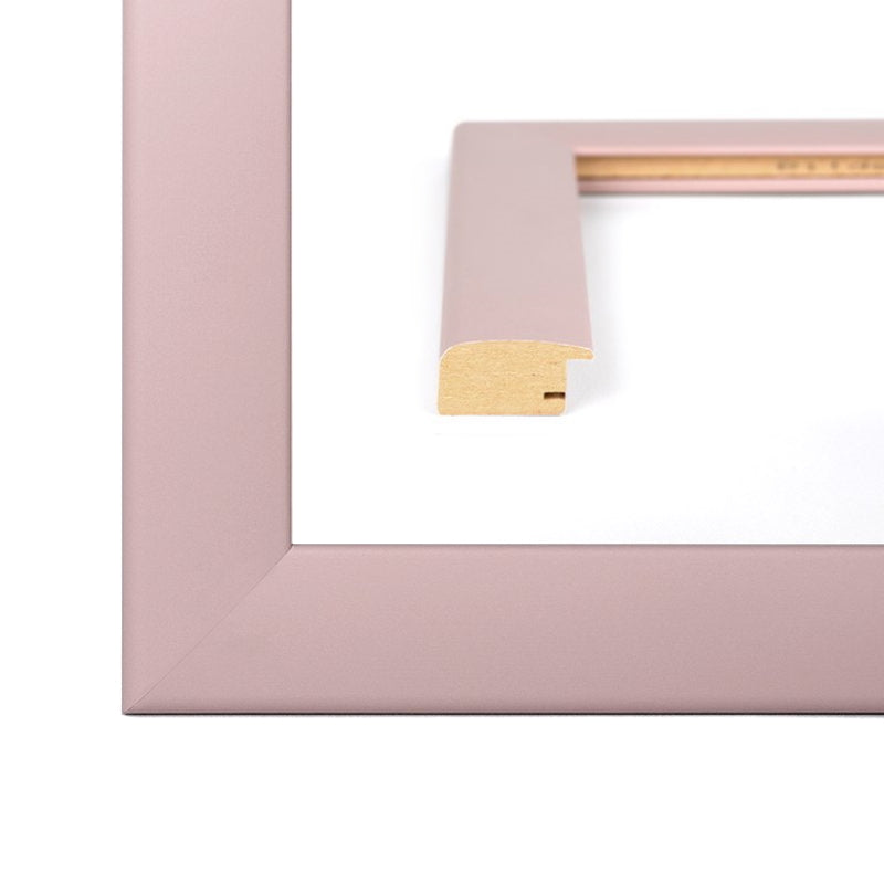 Gehrung eines Bilderrahmens im Pastell Farbton Pastellrosa mit rundem, modernen Profil