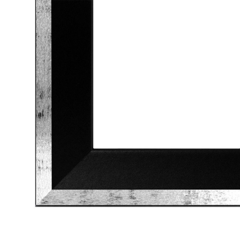 Gehrung eines Bilderrahmens im Farbton Schwarz Silberglanz mit abgeschrägtem, modernen Profil