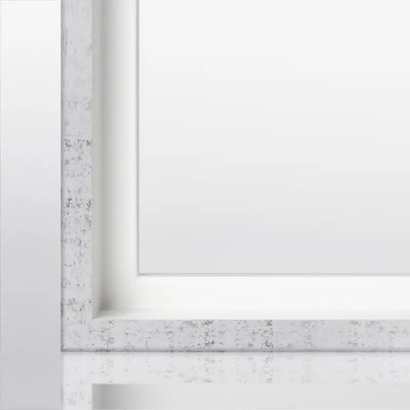 Nahaufnahme eines Weiß Grau Antik Bilderrahmen-Profils mit edler Matt-Optik und präziser Gehrung.