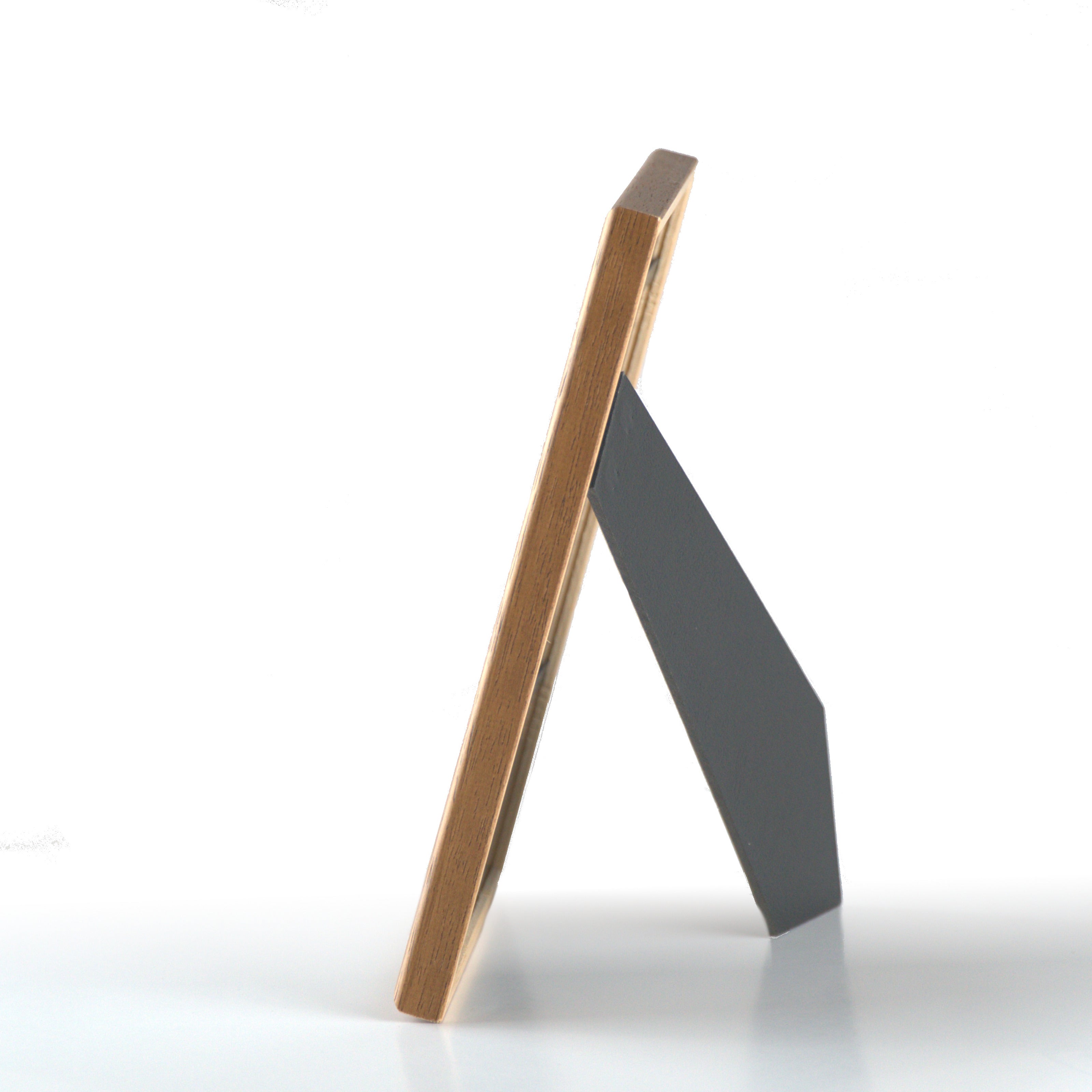 Eiche Holzrahmen mit Glas von der Seite mit Standfuß – hochwertiger Design Bilderrahmen in modernem Stil für kreative Wohnräume