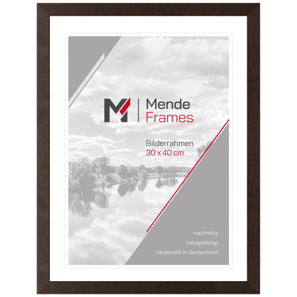 Bilderrahmen aus Holz mit Passepartout – nachhaltiger, handgefertigter Rahmen von Mende Frames für Fotos und Poster.