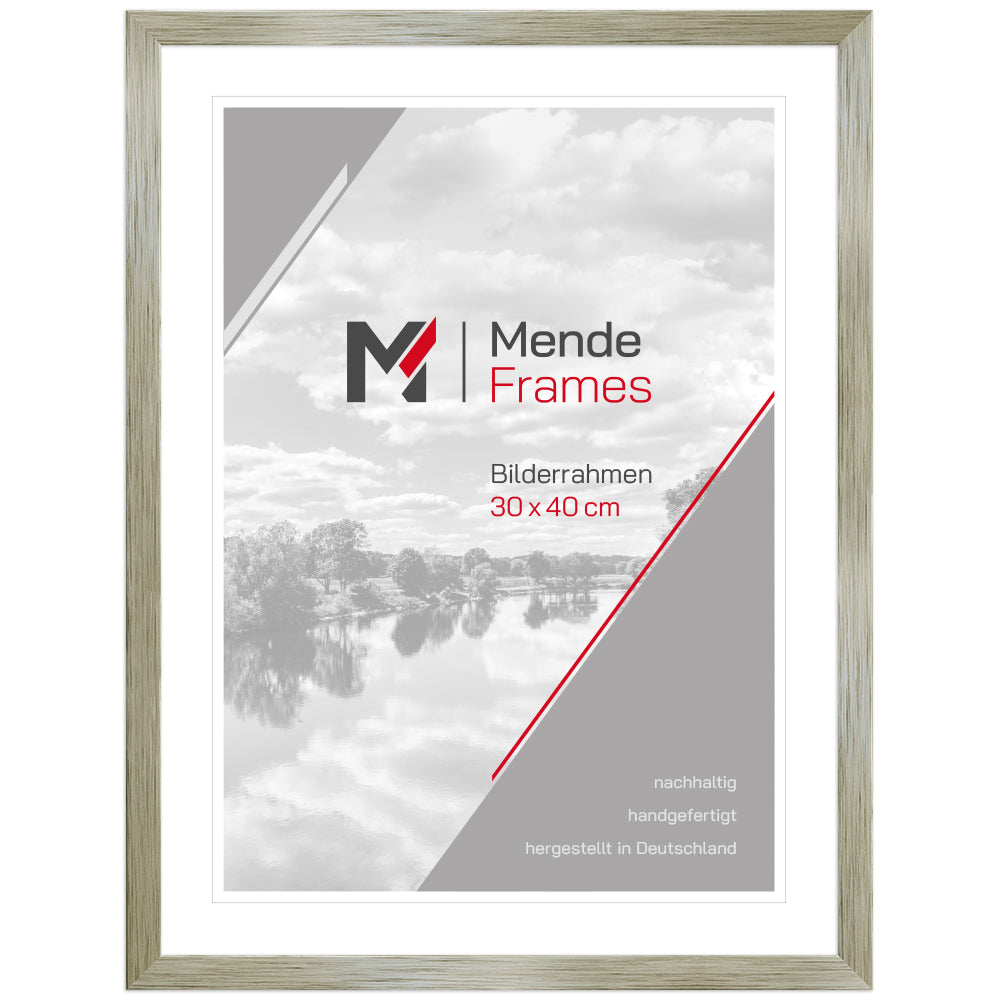 Bilderrahmen aus Holz mit Passepartout – nachhaltiger, handgefertigter Rahmen von Mende Frames für Fotos und Poster.