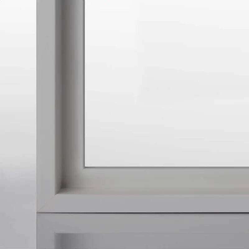 Nahaufnahme eines Hellgrau matt Dekor Bilderrahmen-Profils mit edler Matt-Optik und präziser Gehrung.